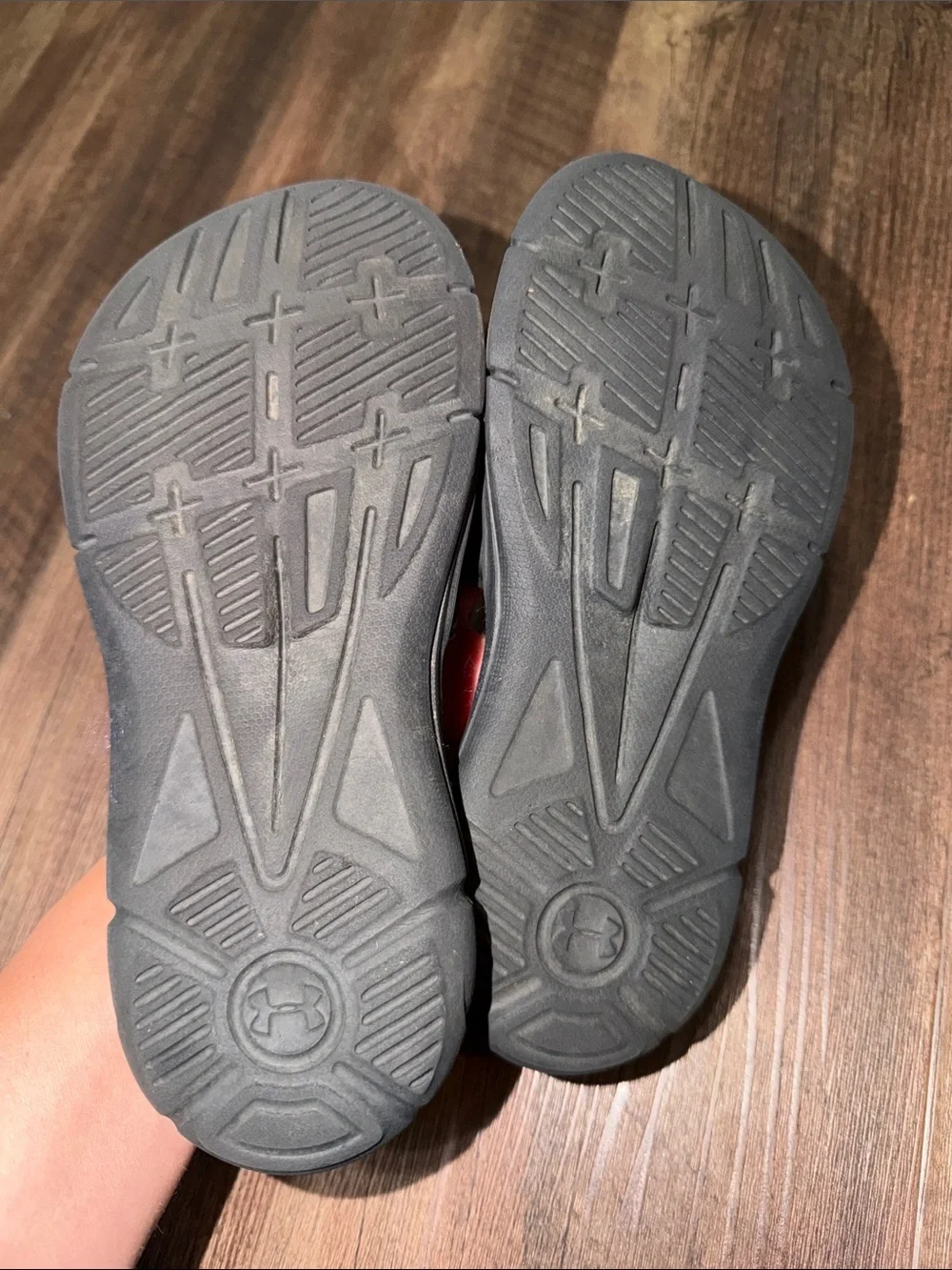 Under Armour 4d Foam Slides size 2Y Black and White